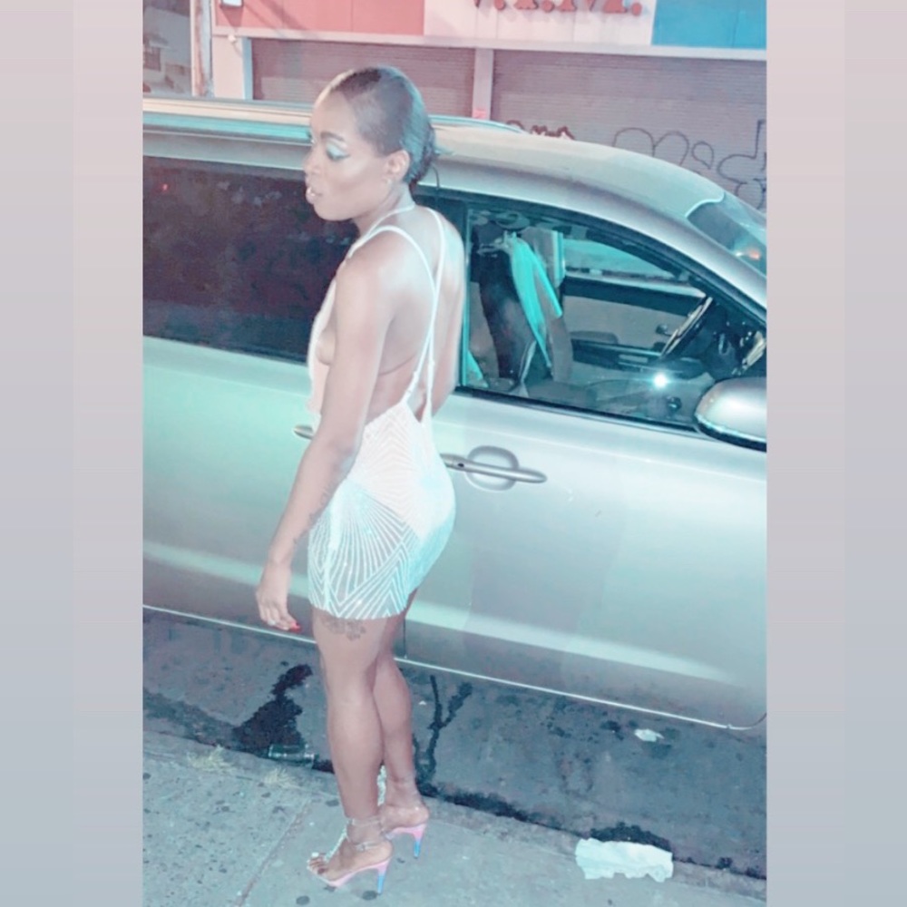 Meet your Posher, Nikeya